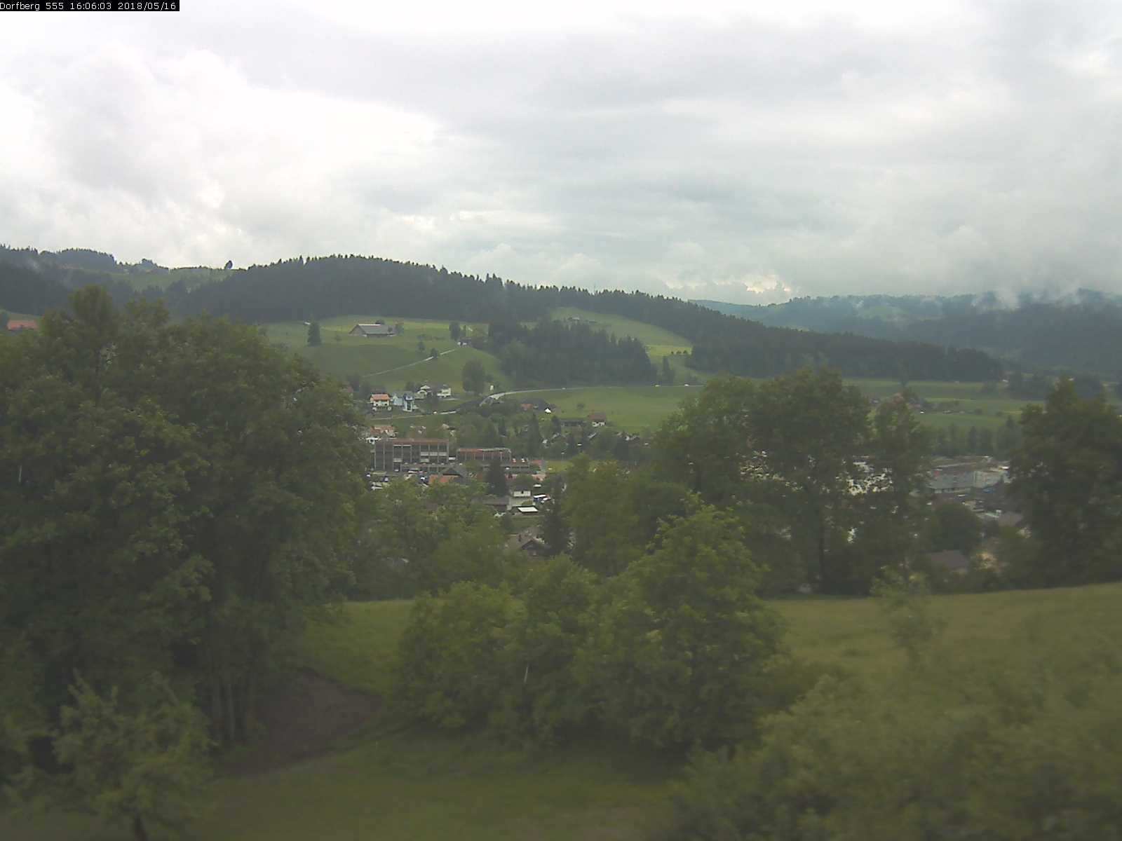 Webcam-Bild: Aussicht vom Dorfberg in Langnau 20180516-160601