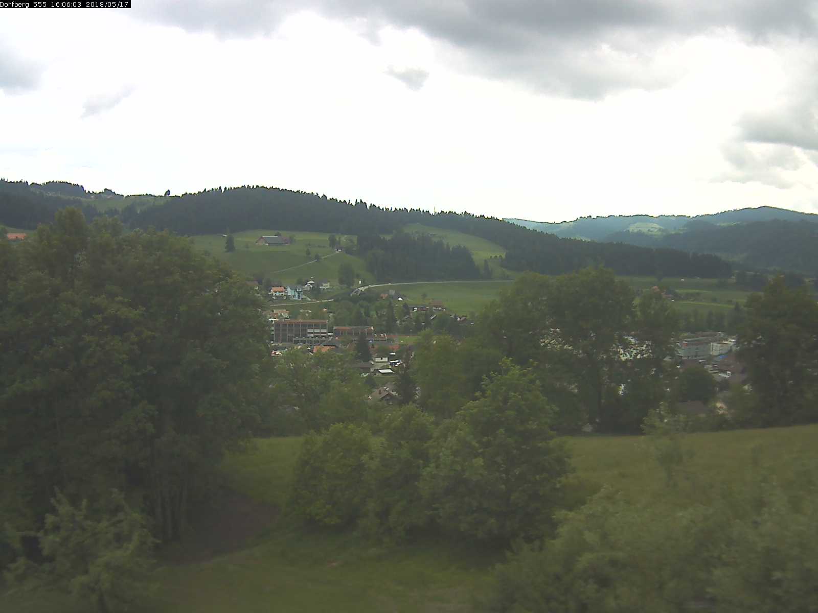 Webcam-Bild: Aussicht vom Dorfberg in Langnau 20180517-160601