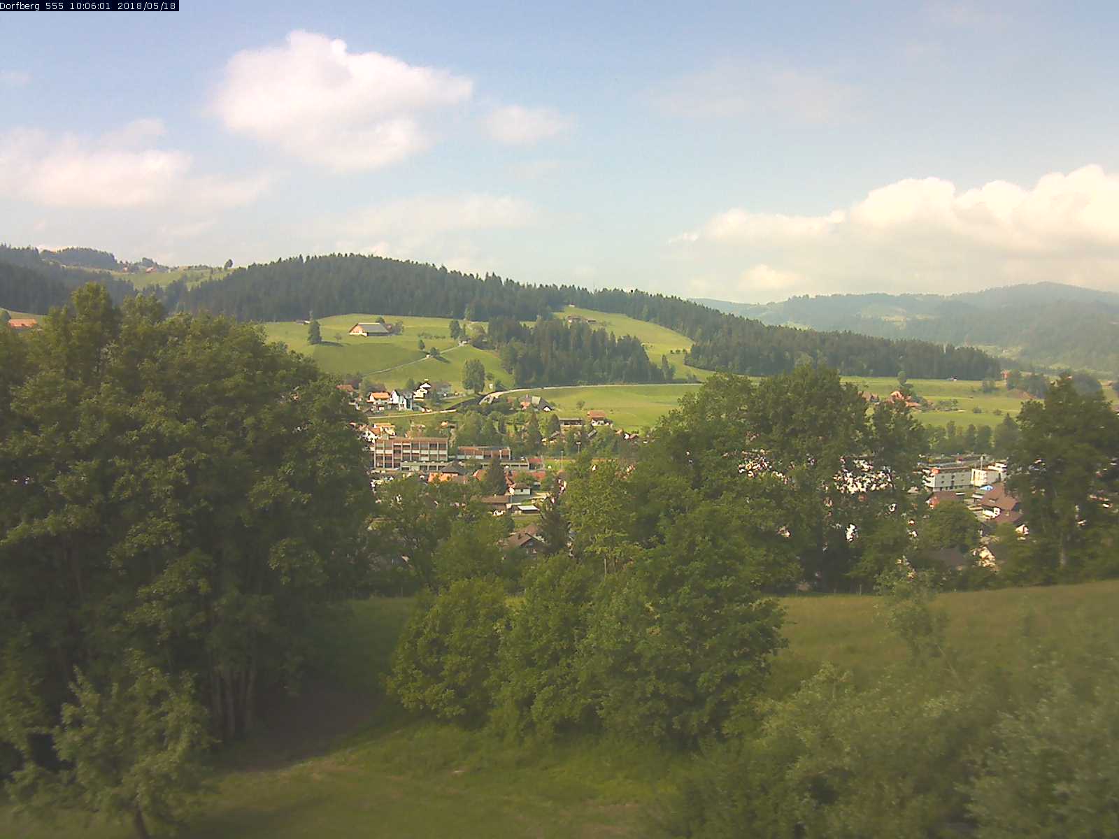 Webcam-Bild: Aussicht vom Dorfberg in Langnau 20180518-100601