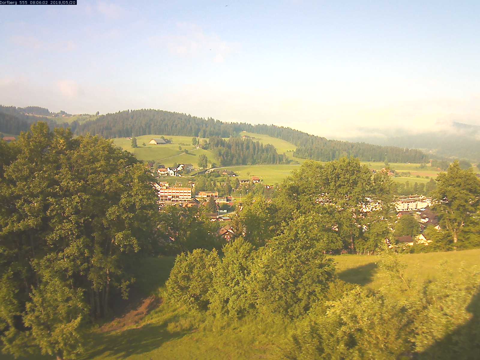 Webcam-Bild: Aussicht vom Dorfberg in Langnau 20180520-080601