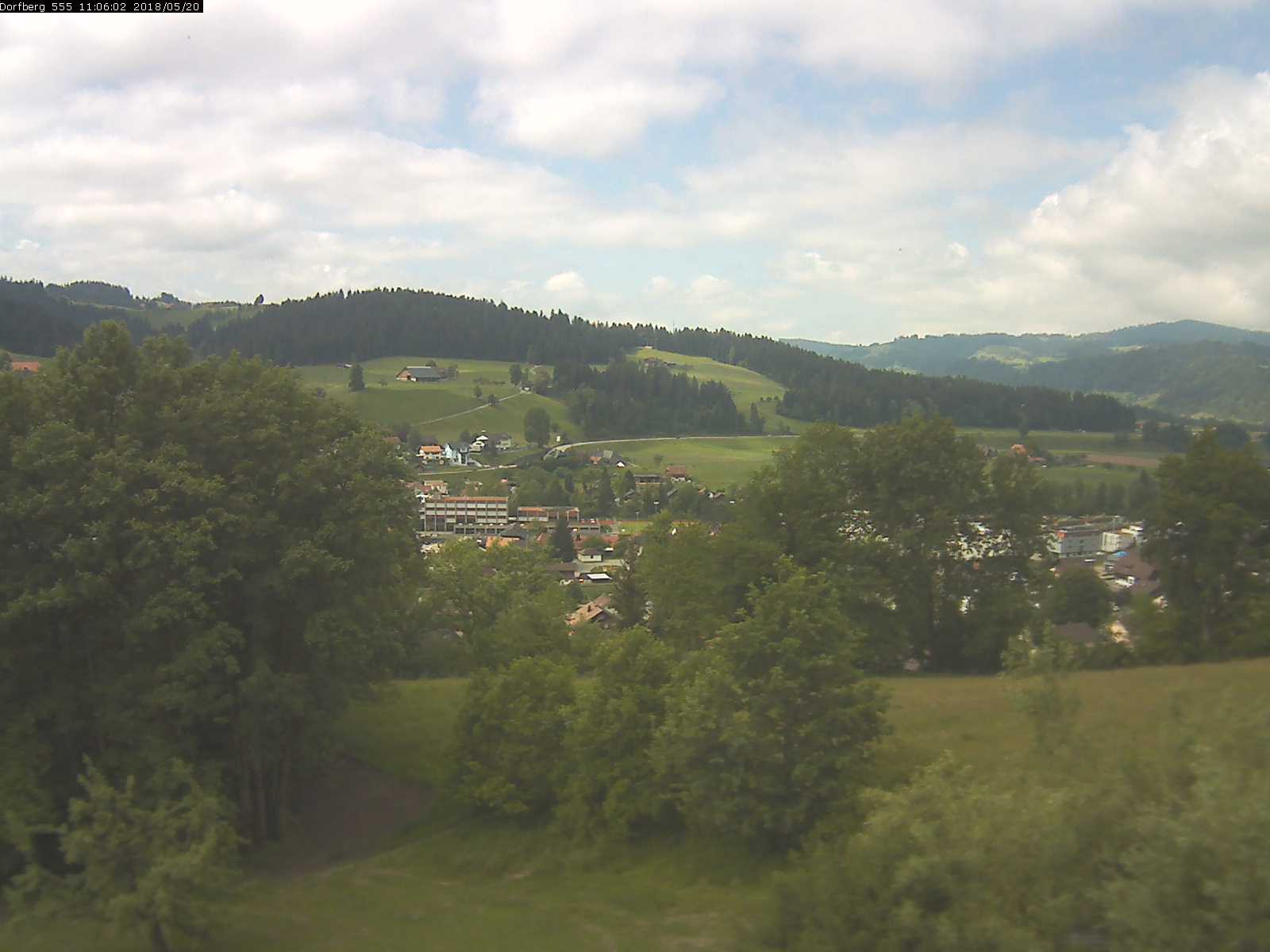 Webcam-Bild: Aussicht vom Dorfberg in Langnau 20180520-110601