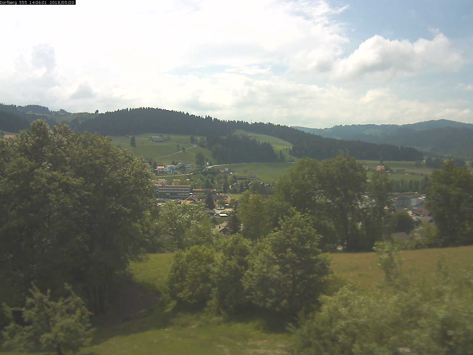 Webcam-Bild: Aussicht vom Dorfberg in Langnau 20180520-140601