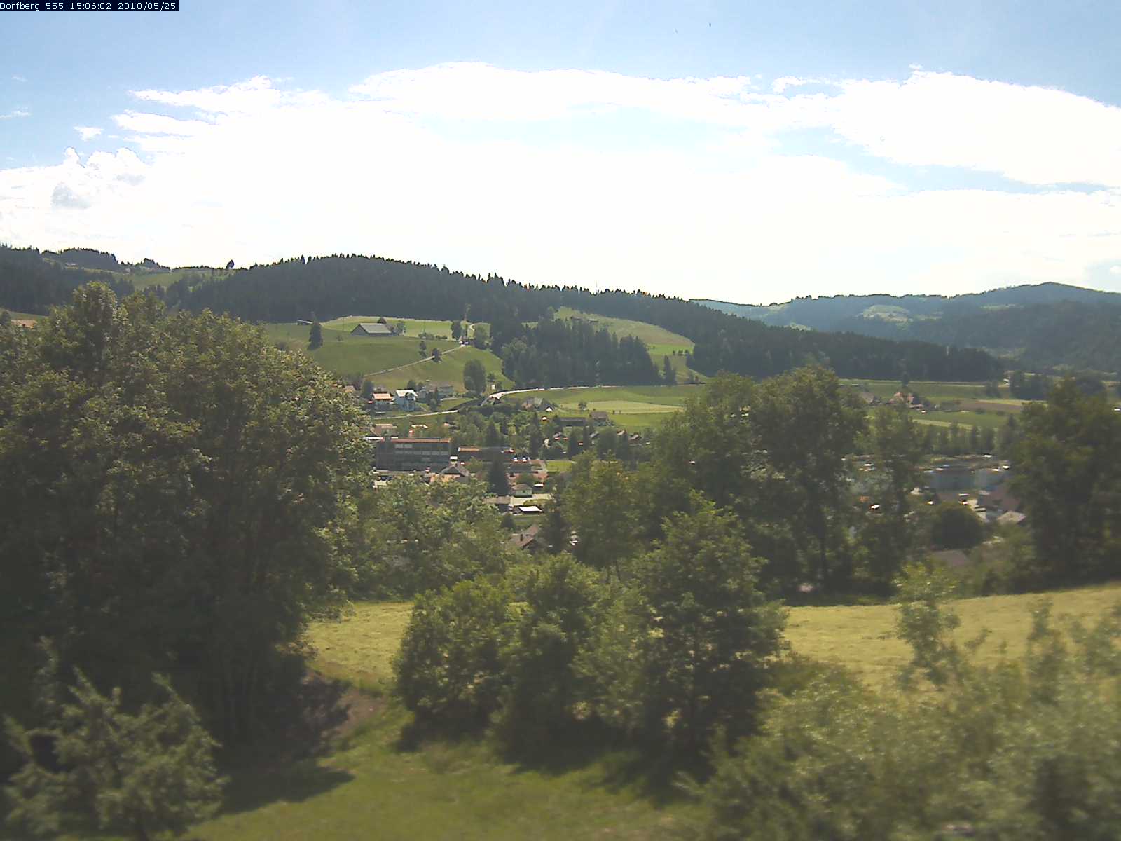 Webcam-Bild: Aussicht vom Dorfberg in Langnau 20180525-150602