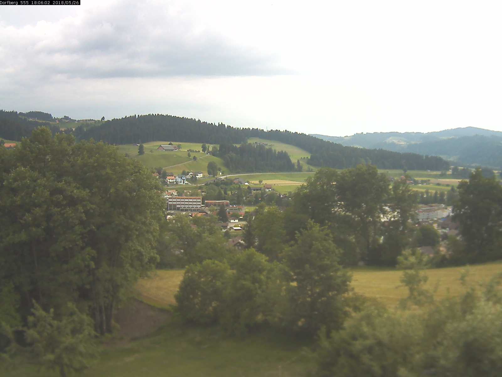 Webcam-Bild: Aussicht vom Dorfberg in Langnau 20180526-180601