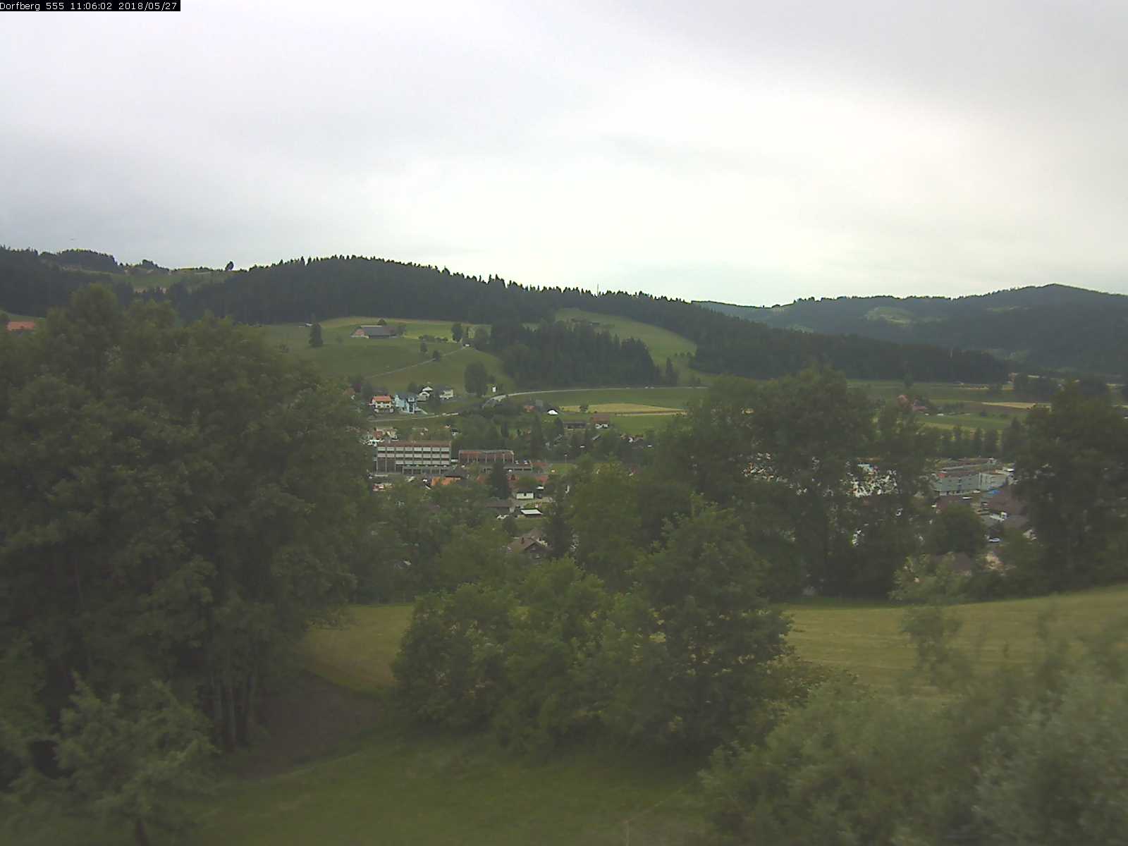 Webcam-Bild: Aussicht vom Dorfberg in Langnau 20180527-110601