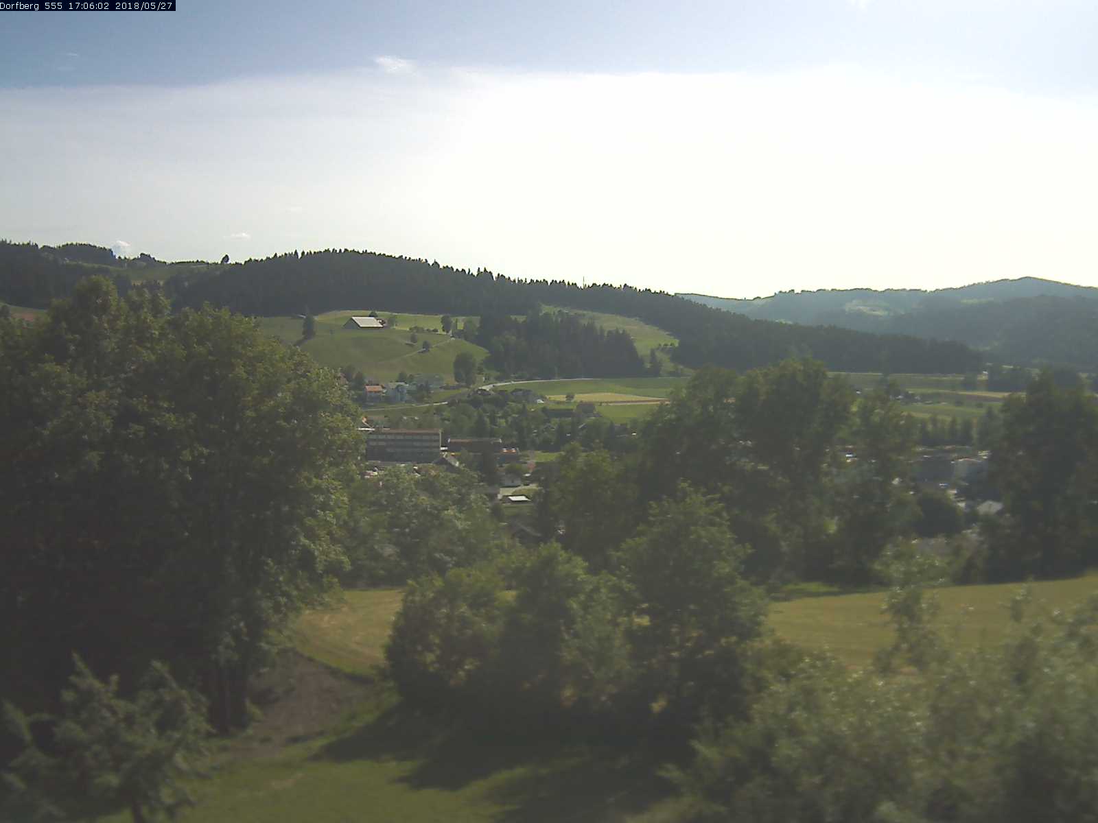Webcam-Bild: Aussicht vom Dorfberg in Langnau 20180527-170601