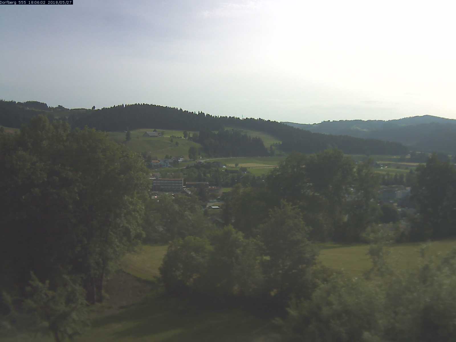 Webcam-Bild: Aussicht vom Dorfberg in Langnau 20180527-180601