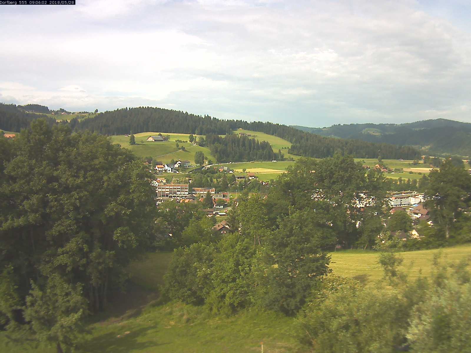 Webcam-Bild: Aussicht vom Dorfberg in Langnau 20180528-090601