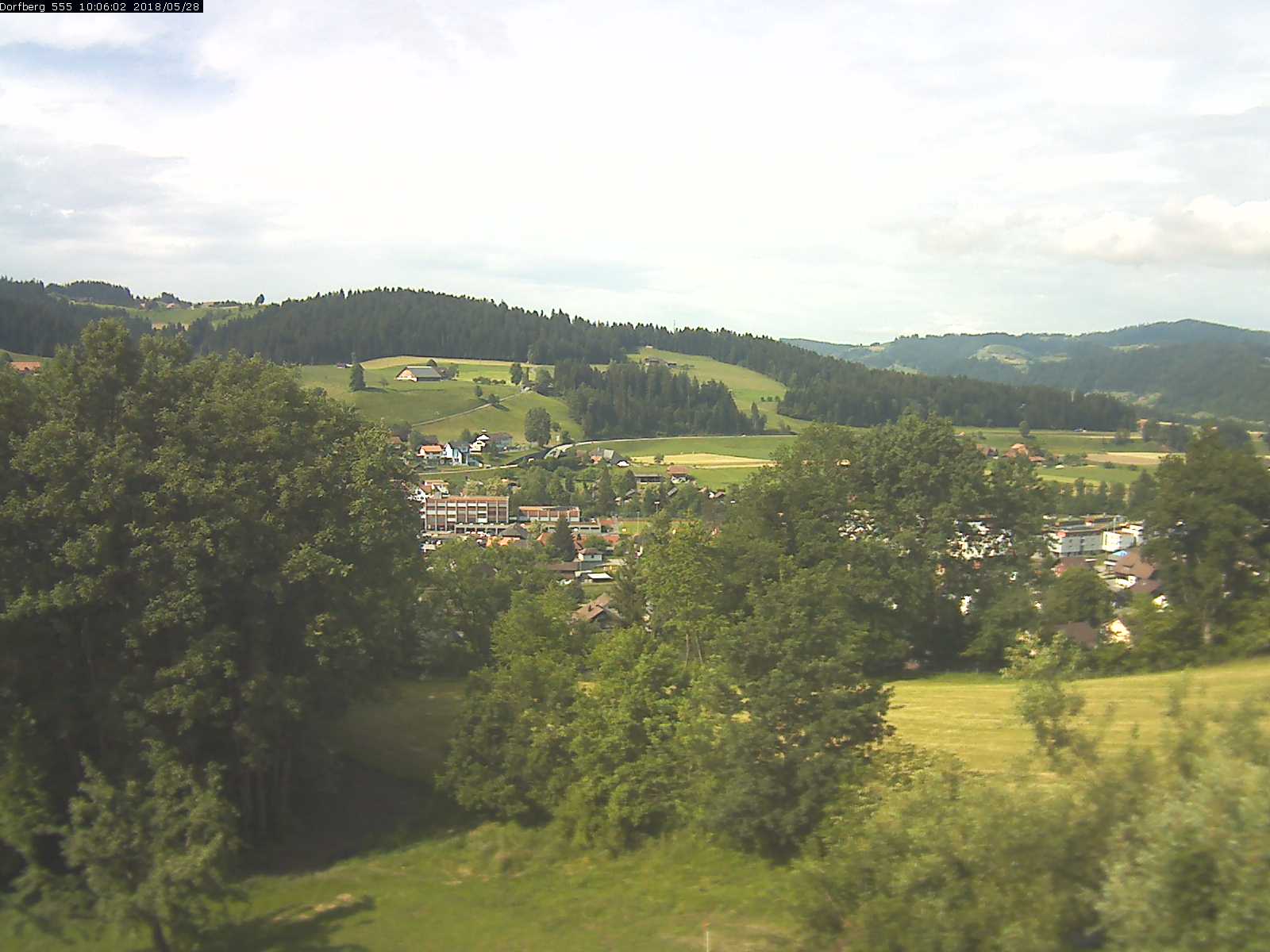 Webcam-Bild: Aussicht vom Dorfberg in Langnau 20180528-100601