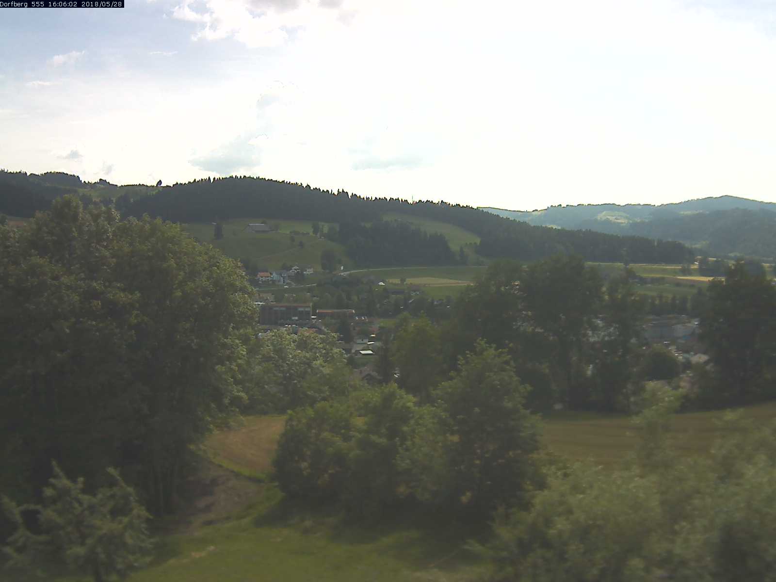 Webcam-Bild: Aussicht vom Dorfberg in Langnau 20180528-160601