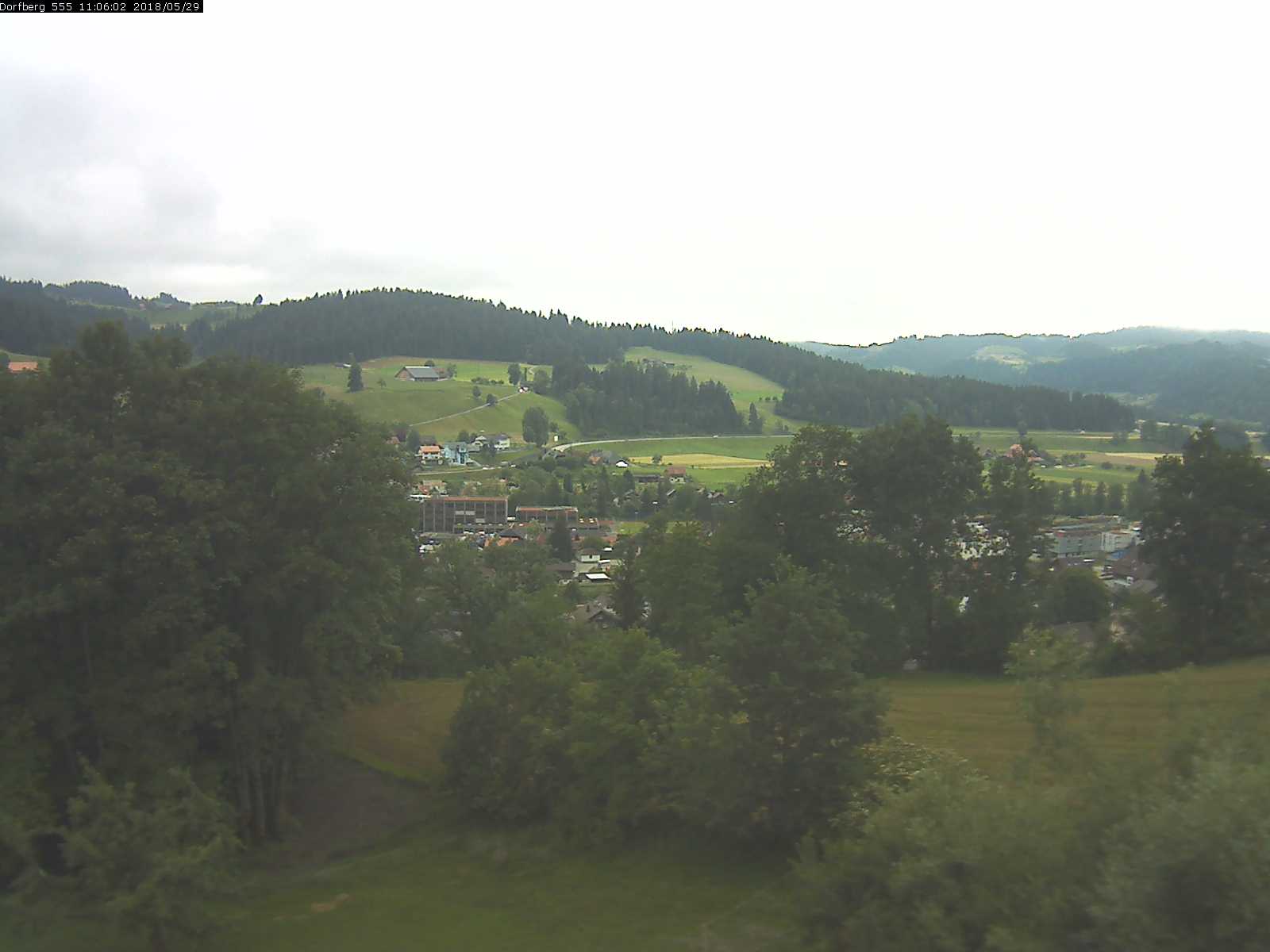 Webcam-Bild: Aussicht vom Dorfberg in Langnau 20180529-110601