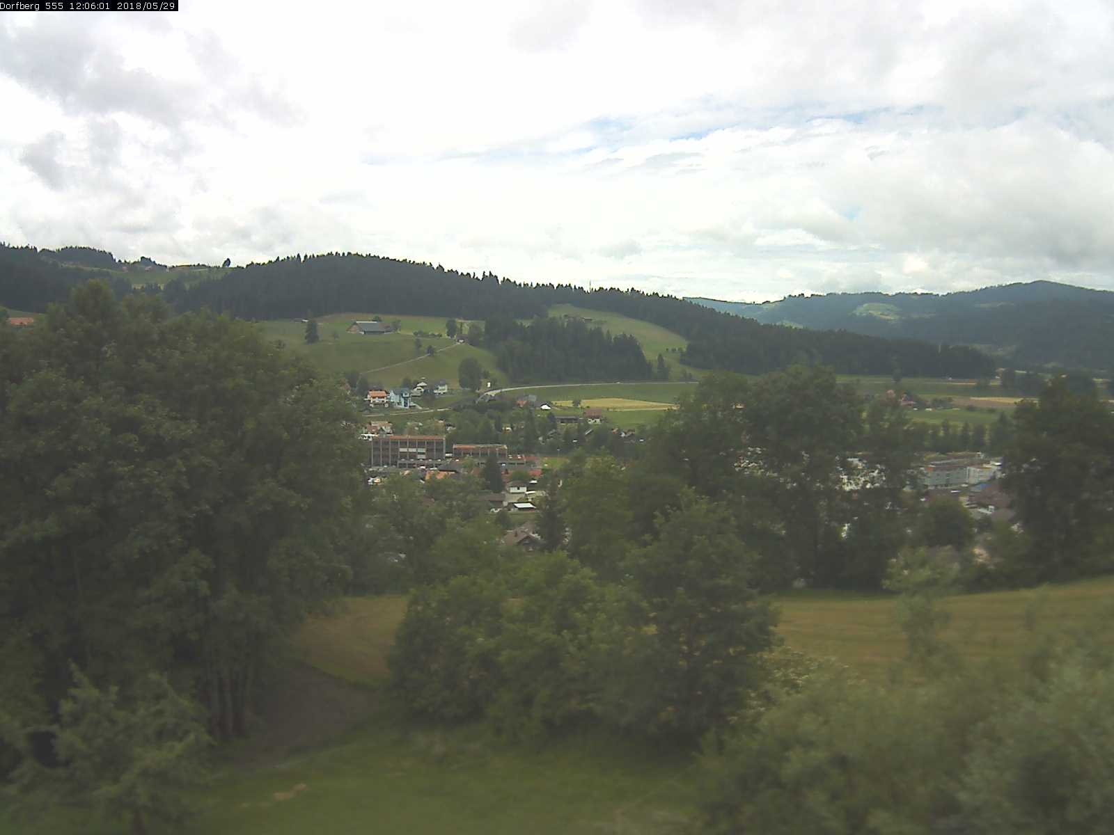 Webcam-Bild: Aussicht vom Dorfberg in Langnau 20180529-120601