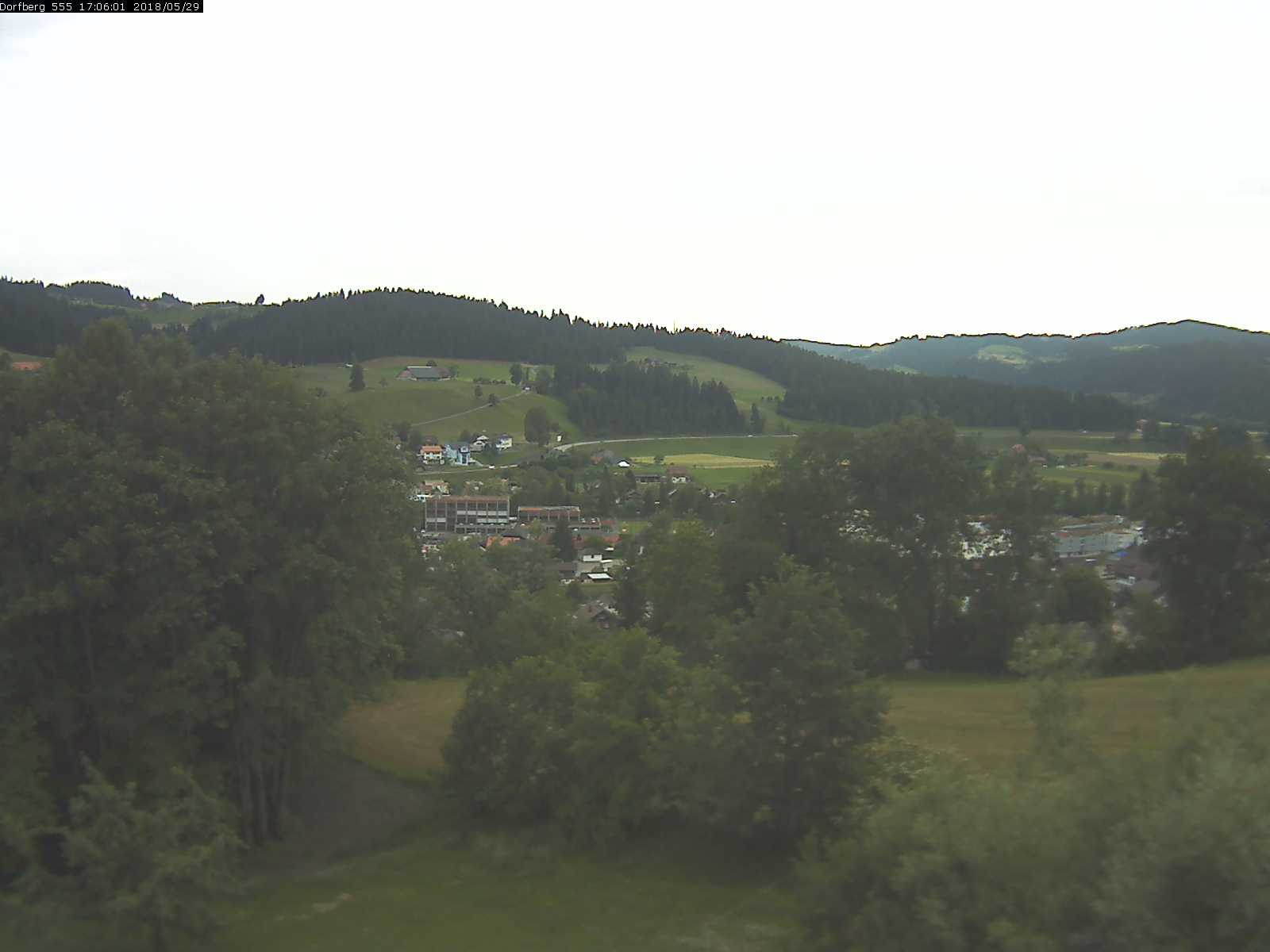 Webcam-Bild: Aussicht vom Dorfberg in Langnau 20180529-170601