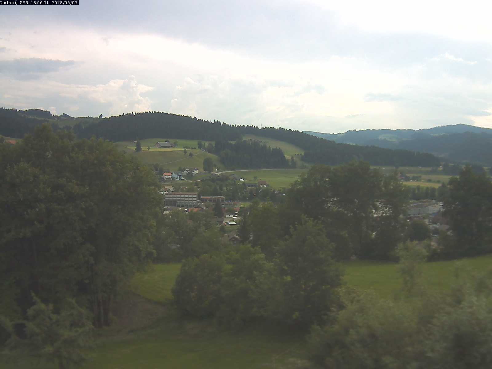 Webcam-Bild: Aussicht vom Dorfberg in Langnau 20180603-180601