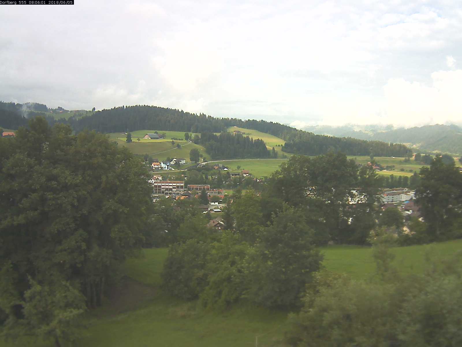 Webcam-Bild: Aussicht vom Dorfberg in Langnau 20180605-080601