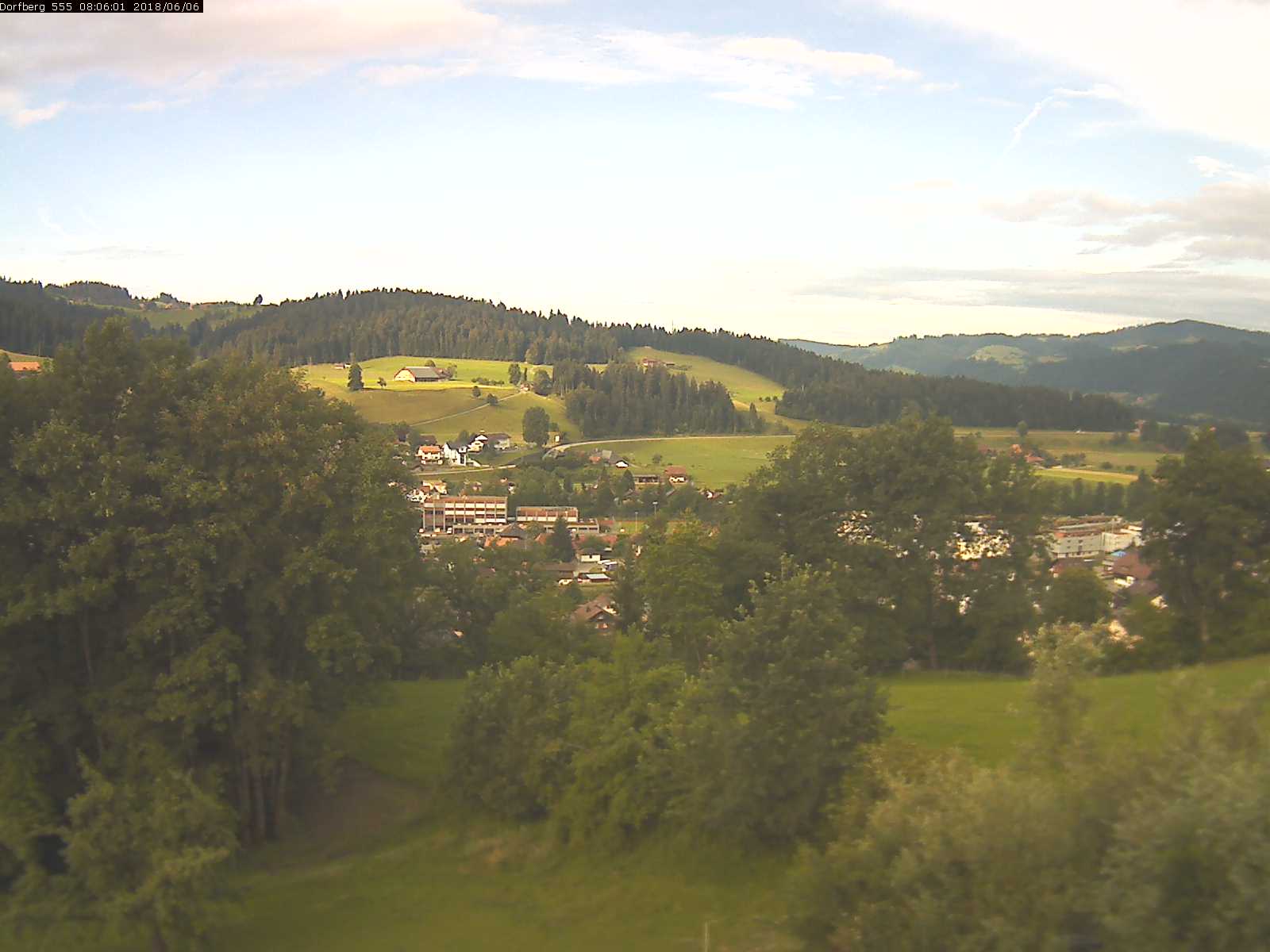 Webcam-Bild: Aussicht vom Dorfberg in Langnau 20180606-080601