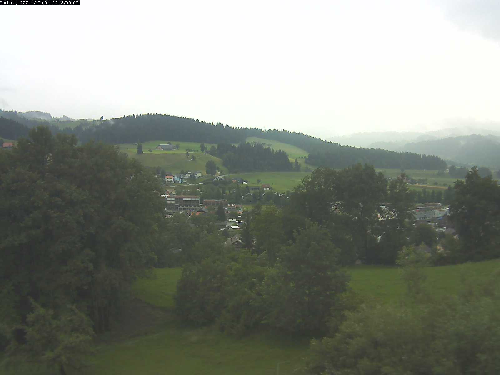 Webcam-Bild: Aussicht vom Dorfberg in Langnau 20180607-120601