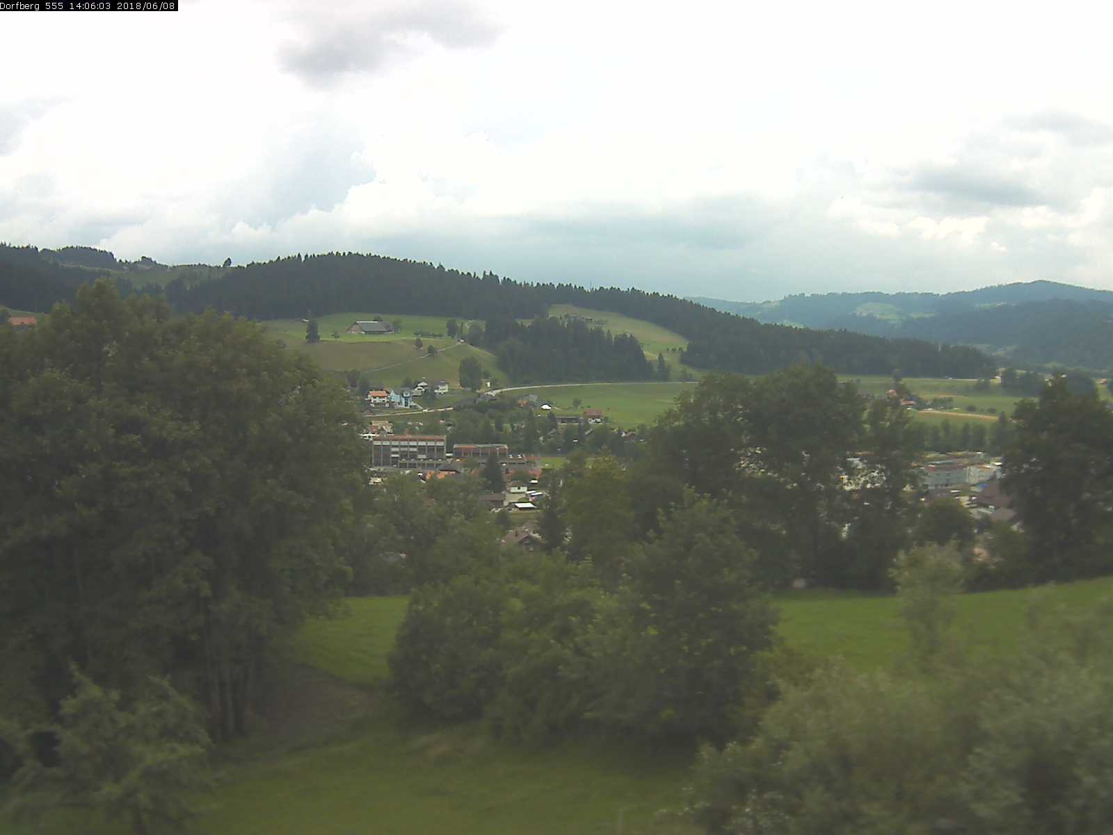 Webcam-Bild: Aussicht vom Dorfberg in Langnau 20180608-140601