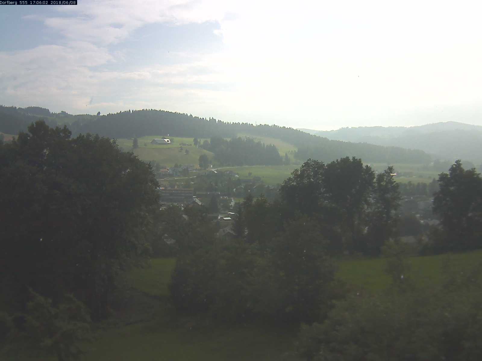 Webcam-Bild: Aussicht vom Dorfberg in Langnau 20180608-170601