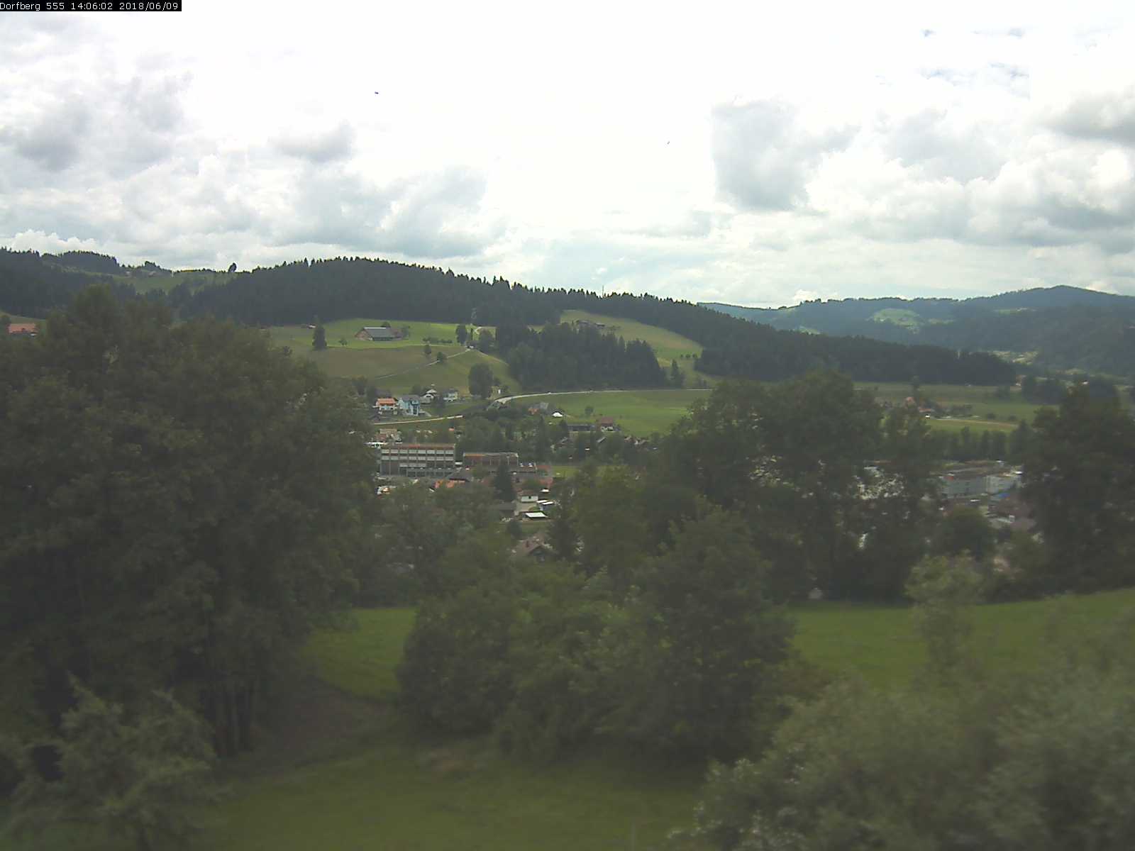 Webcam-Bild: Aussicht vom Dorfberg in Langnau 20180609-140601