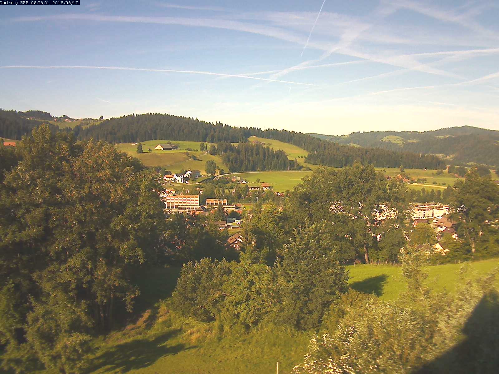 Webcam-Bild: Aussicht vom Dorfberg in Langnau 20180610-080601