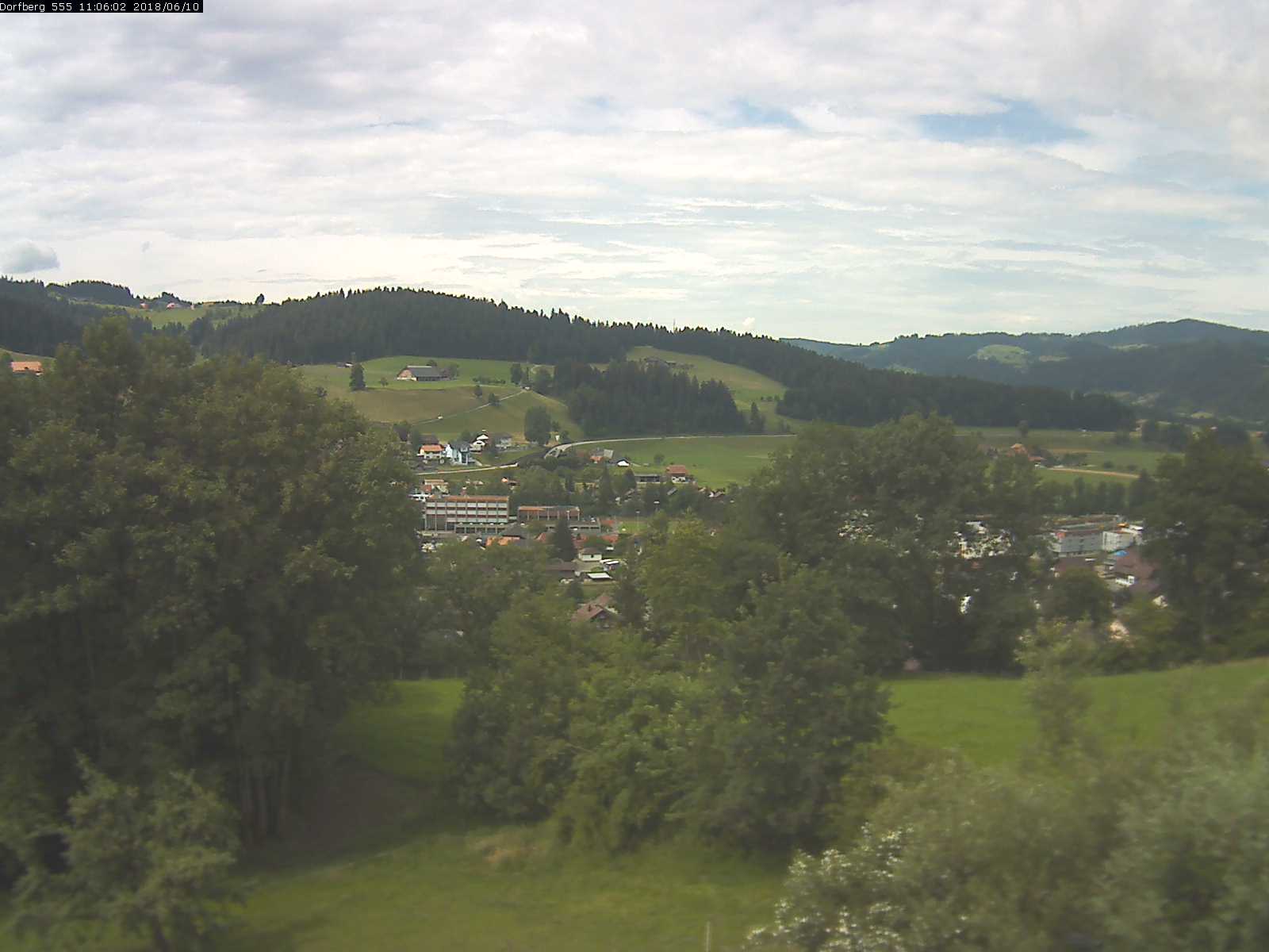 Webcam-Bild: Aussicht vom Dorfberg in Langnau 20180610-110601