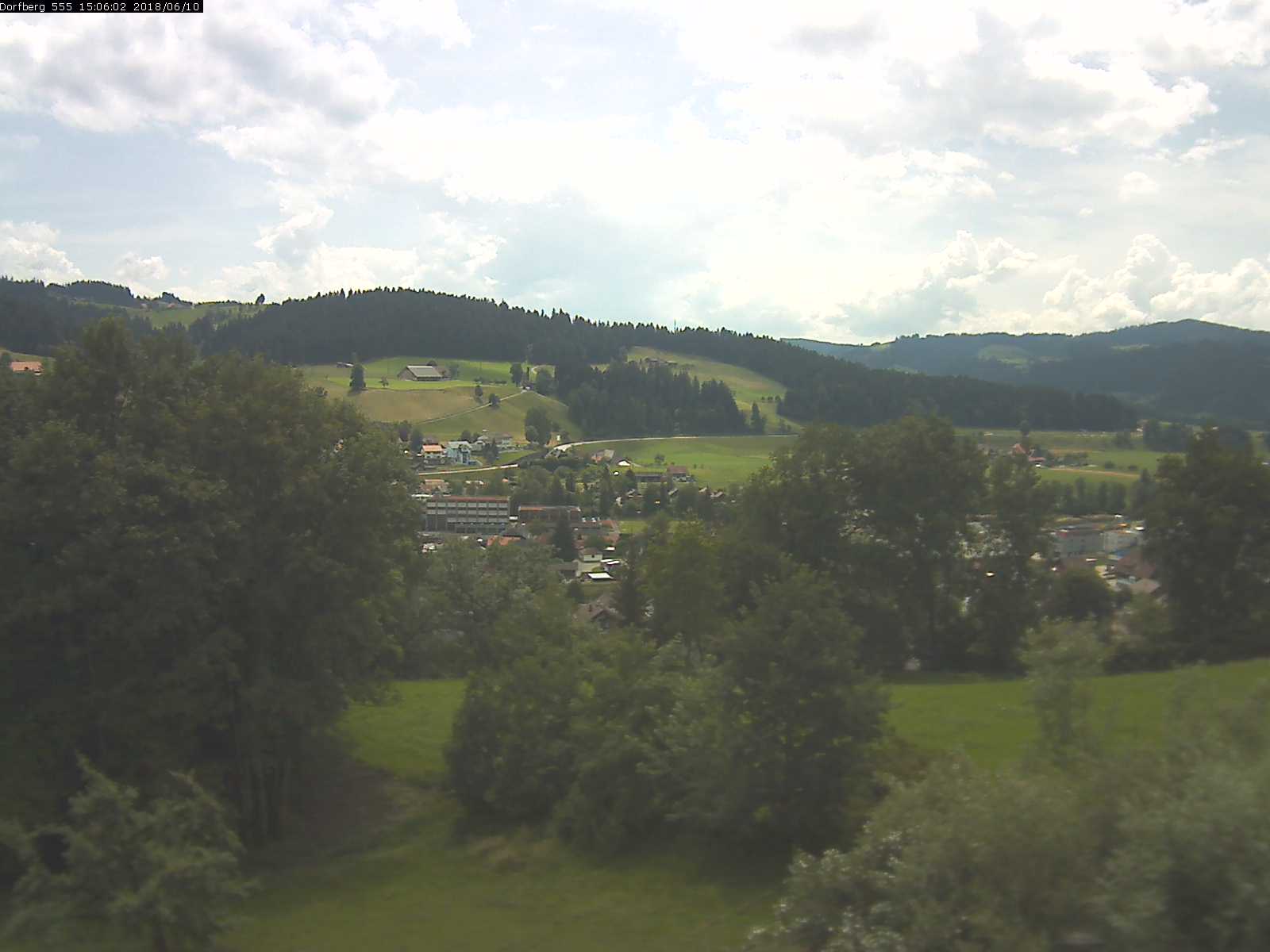 Webcam-Bild: Aussicht vom Dorfberg in Langnau 20180610-150601