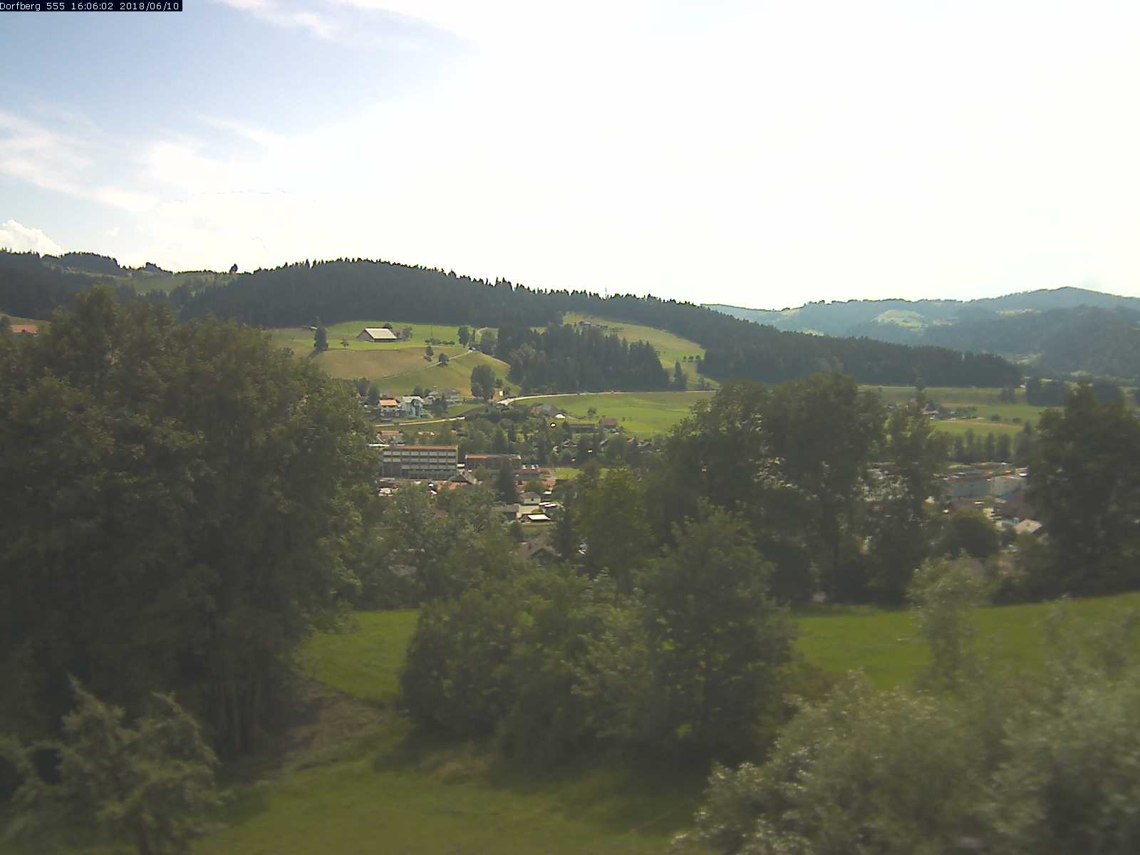 Webcam-Bild: Aussicht vom Dorfberg in Langnau 20180610-160601