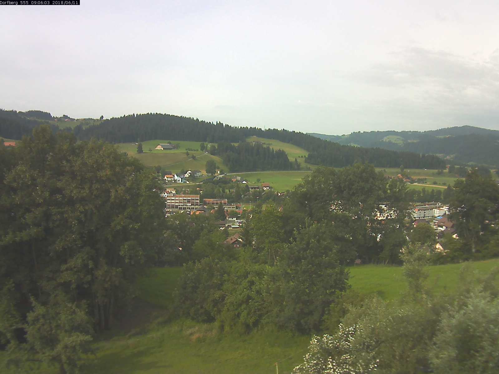 Webcam-Bild: Aussicht vom Dorfberg in Langnau 20180611-090601