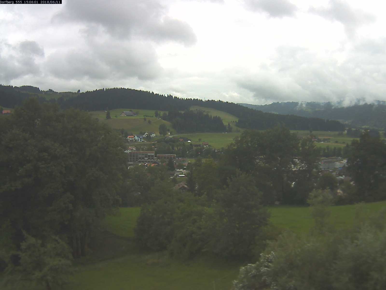 Webcam-Bild: Aussicht vom Dorfberg in Langnau 20180611-150601