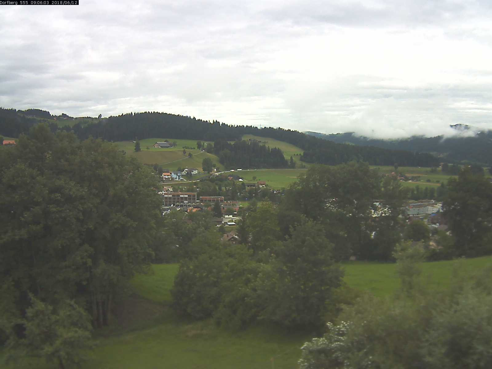 Webcam-Bild: Aussicht vom Dorfberg in Langnau 20180612-090601