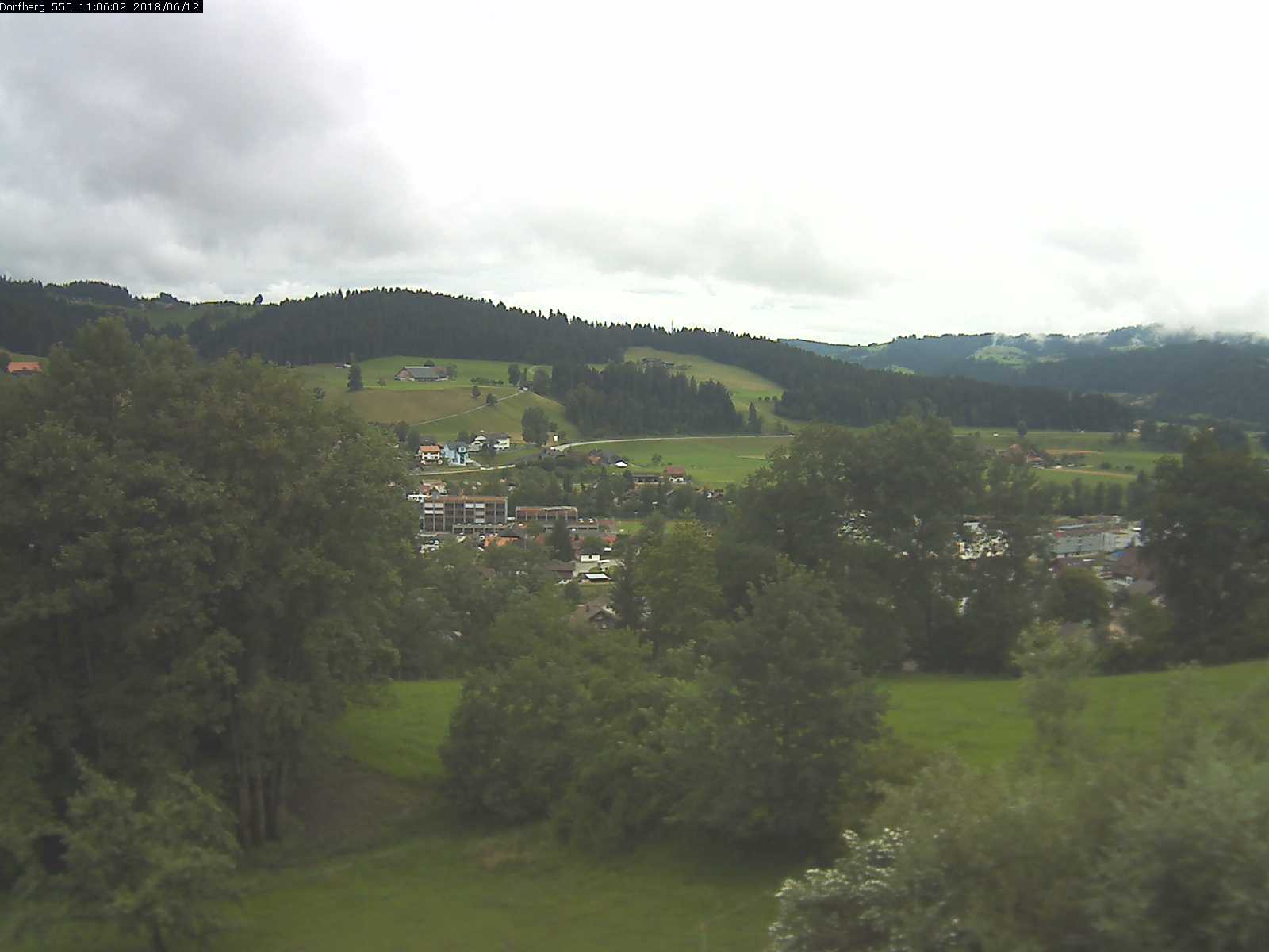 Webcam-Bild: Aussicht vom Dorfberg in Langnau 20180612-110601