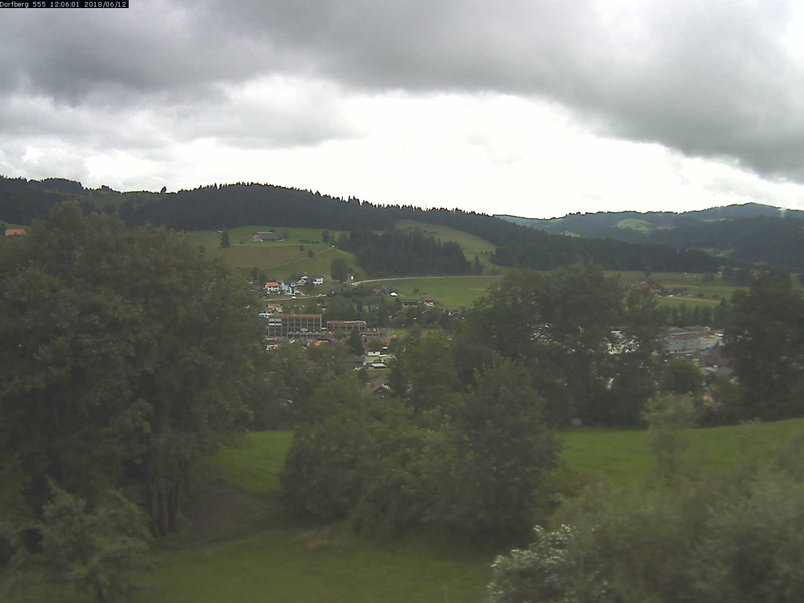 Webcam-Bild: Aussicht vom Dorfberg in Langnau 20180612-120601