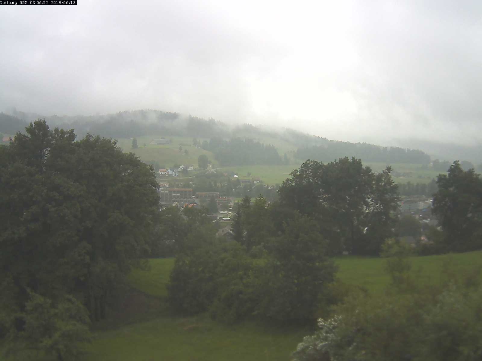 Webcam-Bild: Aussicht vom Dorfberg in Langnau 20180613-090601