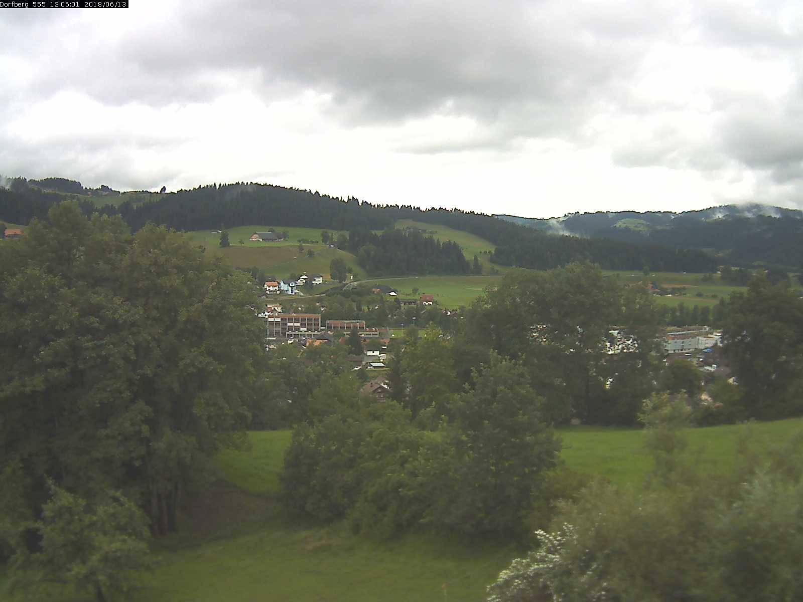 Webcam-Bild: Aussicht vom Dorfberg in Langnau 20180613-120601