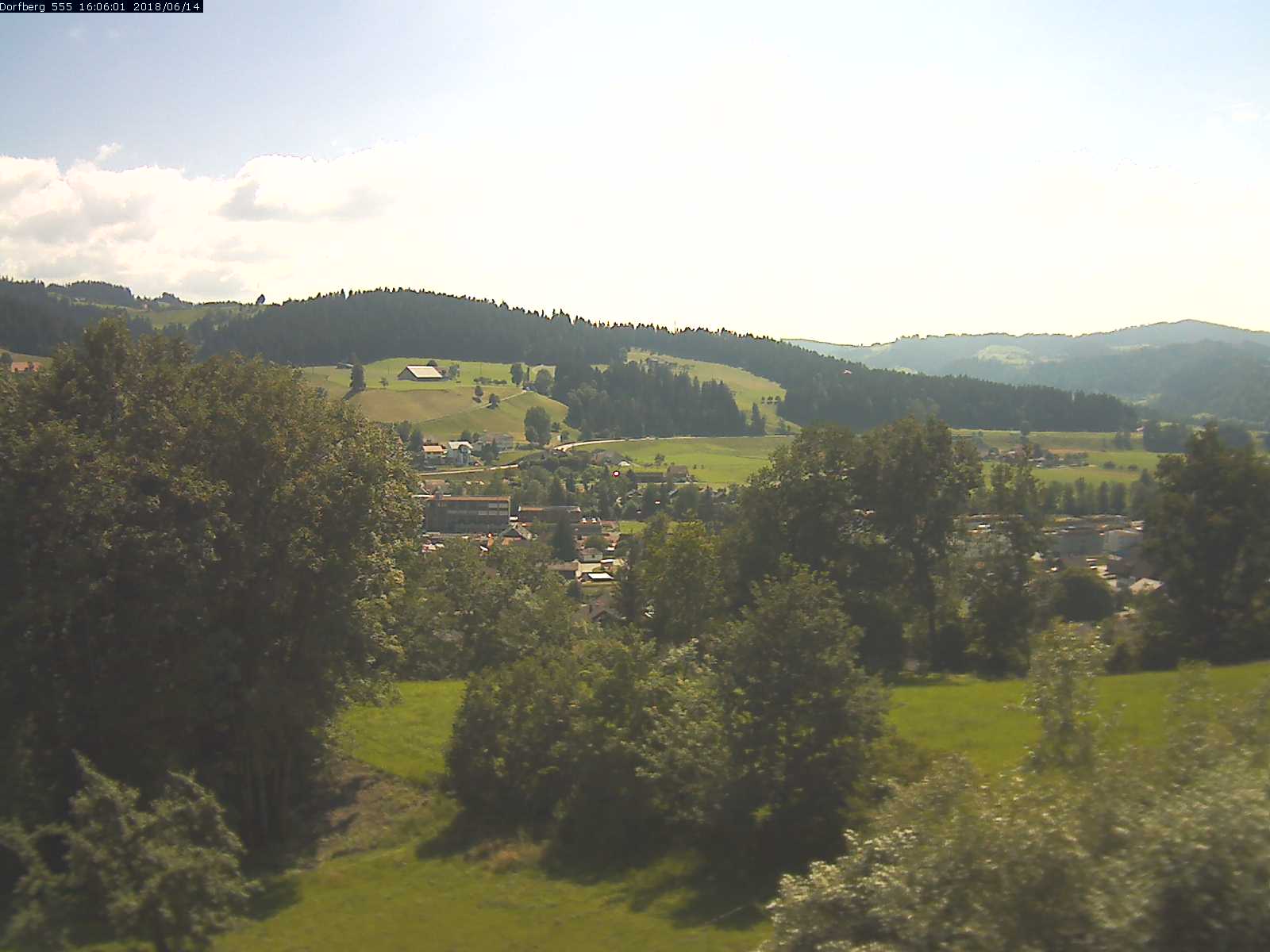 Webcam-Bild: Aussicht vom Dorfberg in Langnau 20180614-160601