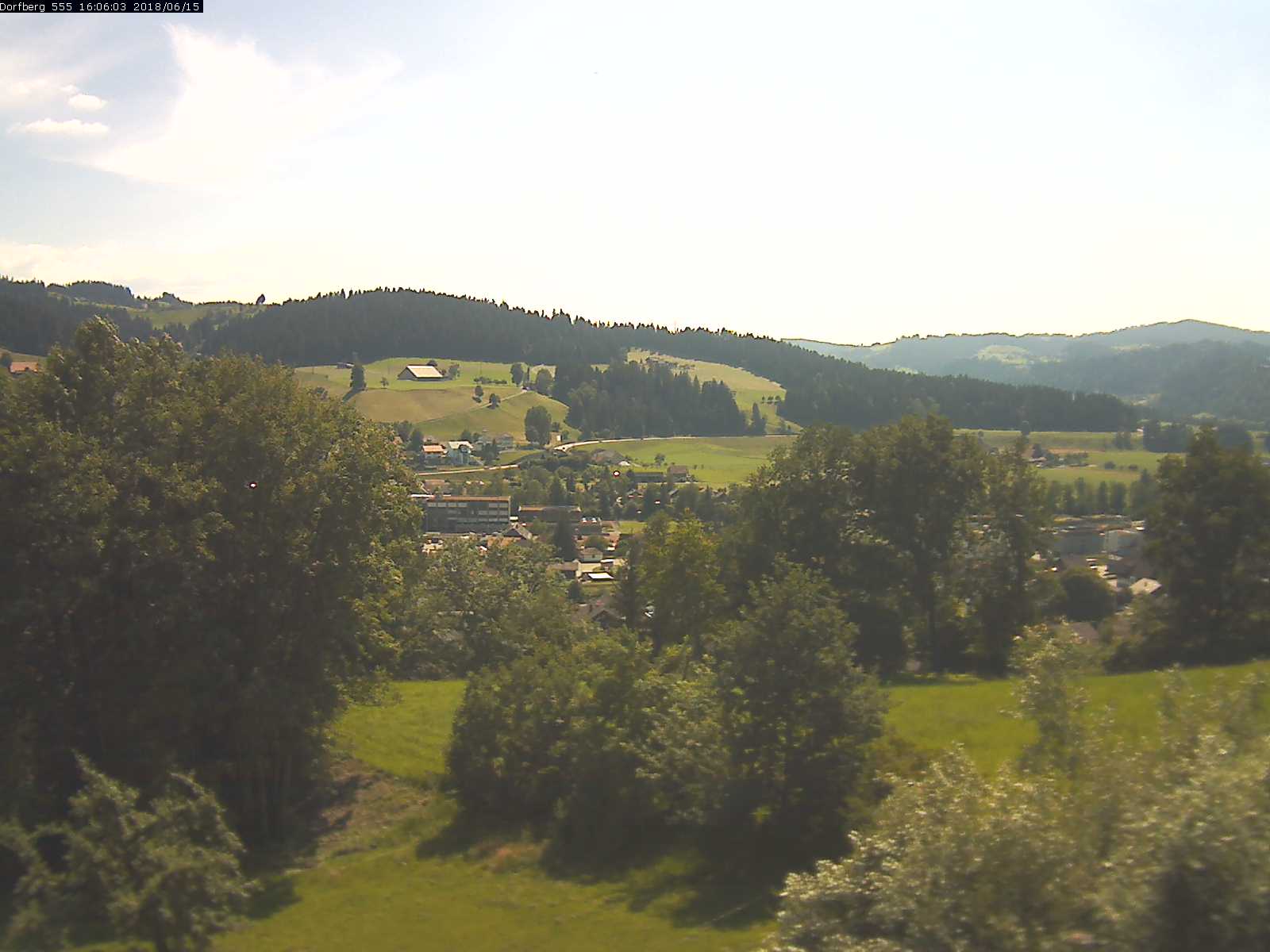 Webcam-Bild: Aussicht vom Dorfberg in Langnau 20180615-160601