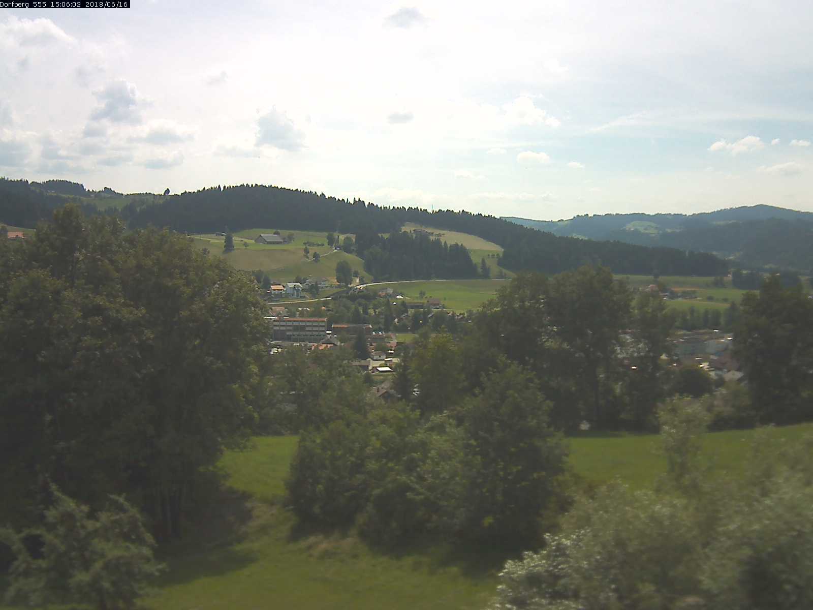 Webcam-Bild: Aussicht vom Dorfberg in Langnau 20180616-150601