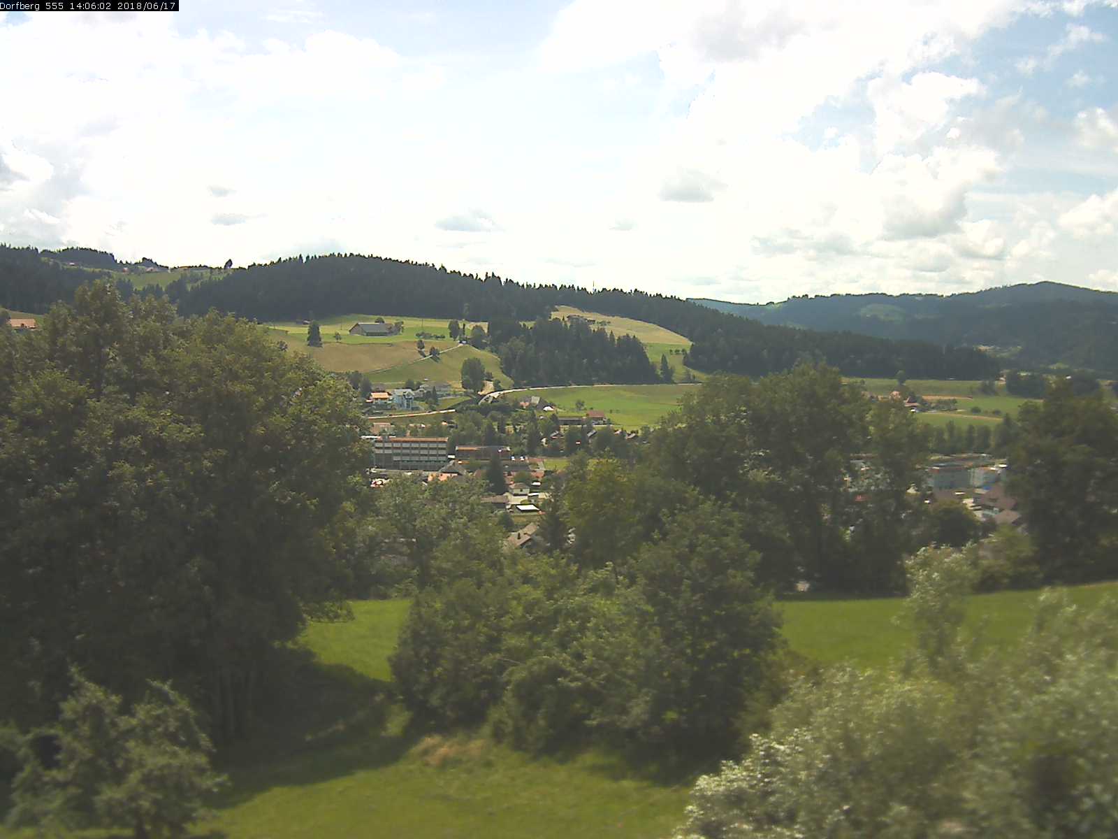 Webcam-Bild: Aussicht vom Dorfberg in Langnau 20180617-140601