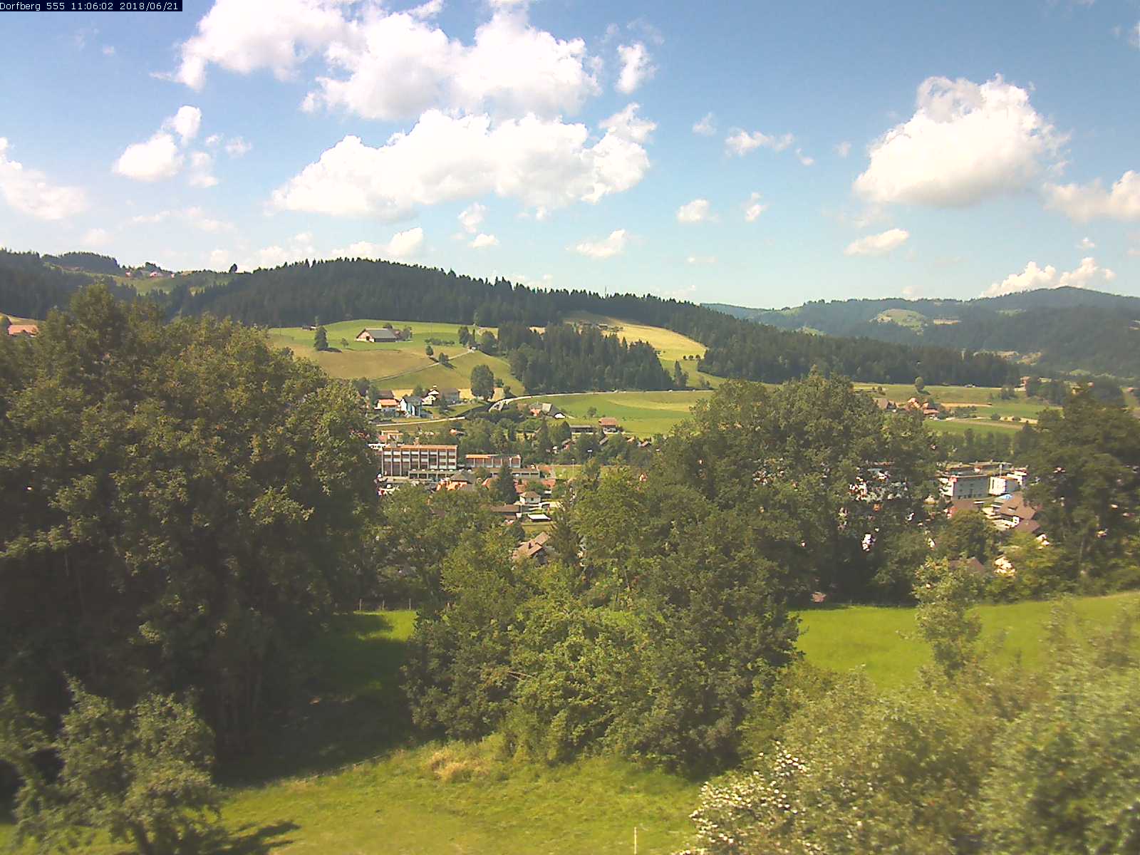 Webcam-Bild: Aussicht vom Dorfberg in Langnau 20180621-110601