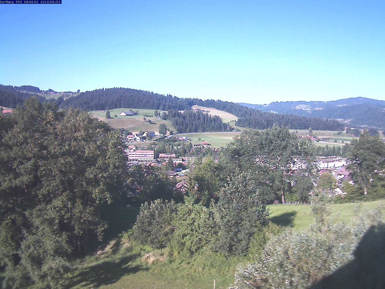 Webcam-Bild: Aussicht vom Dorfberg in Langnau 20180623-080601