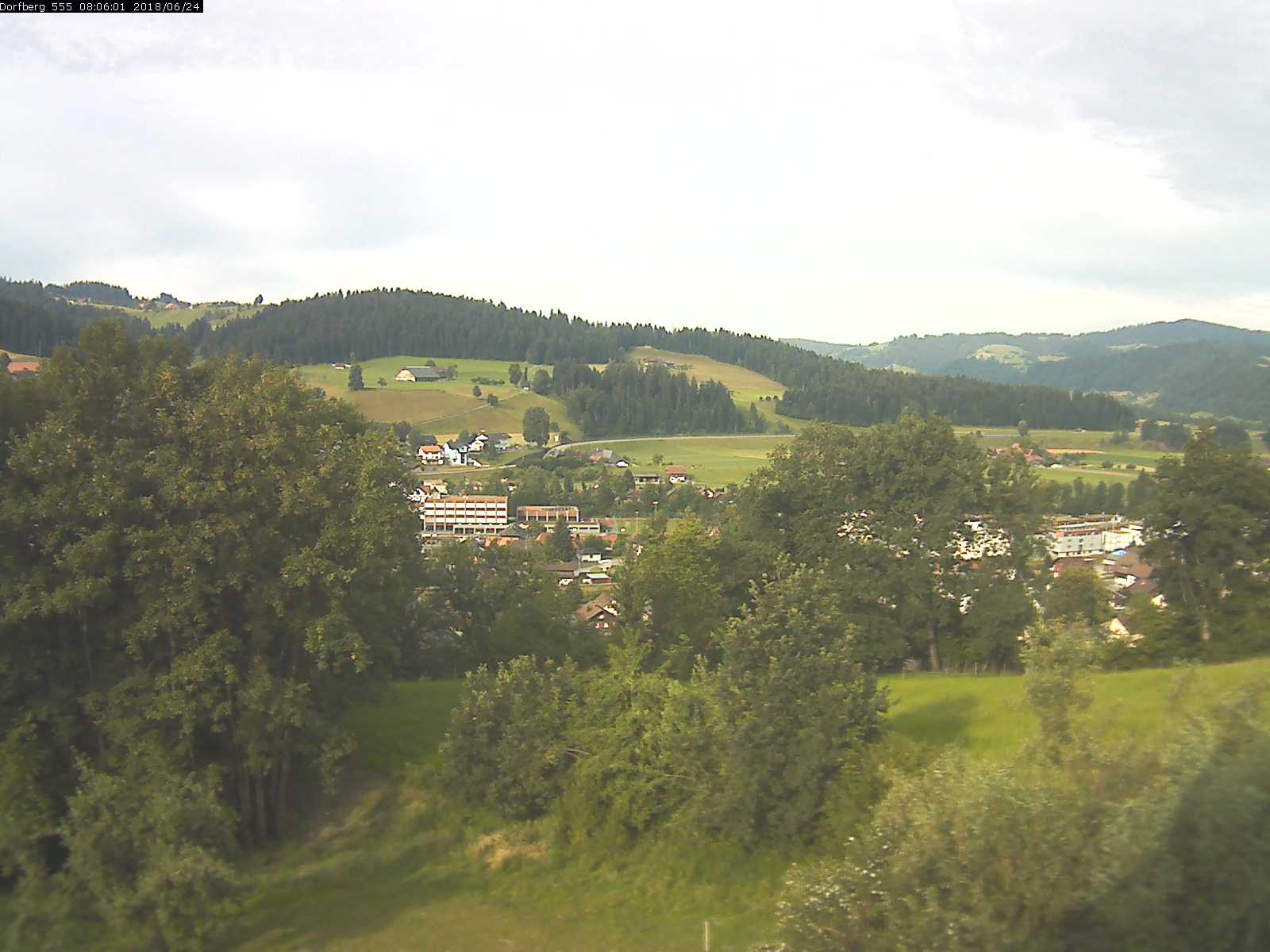 Webcam-Bild: Aussicht vom Dorfberg in Langnau 20180624-080601