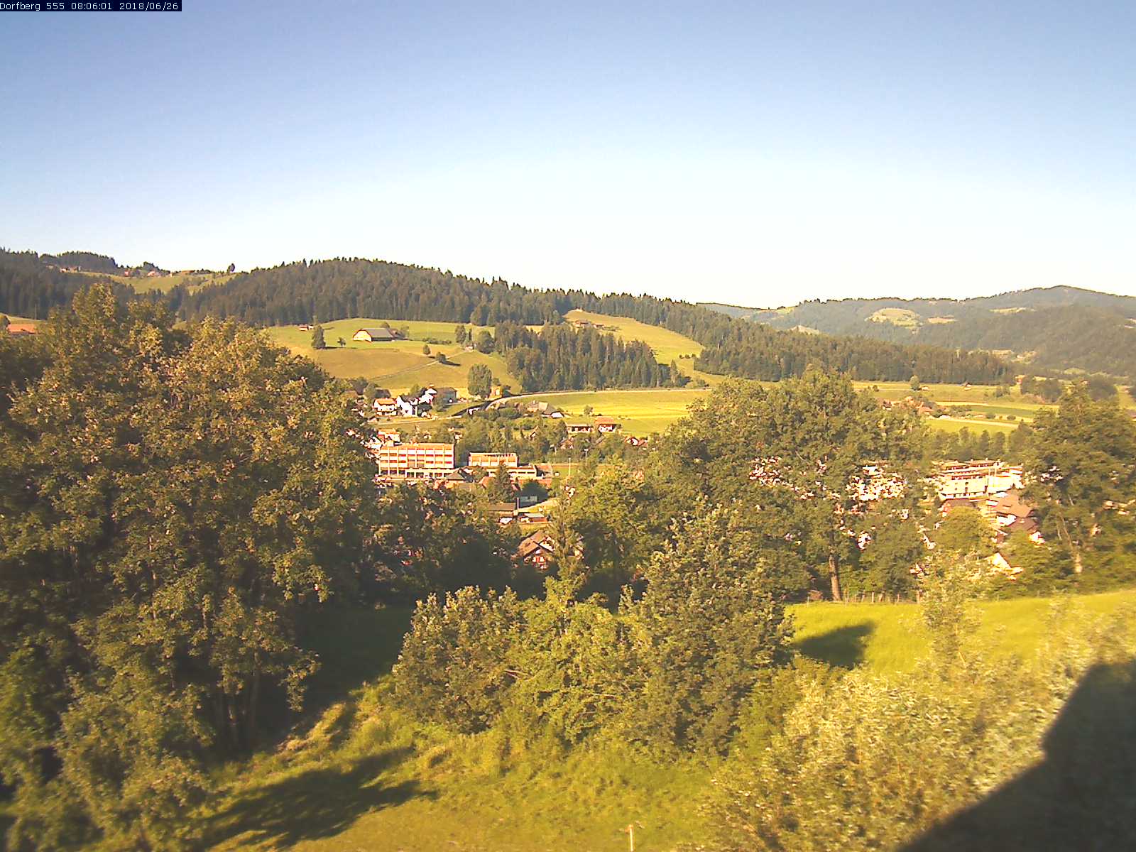 Webcam-Bild: Aussicht vom Dorfberg in Langnau 20180626-080601