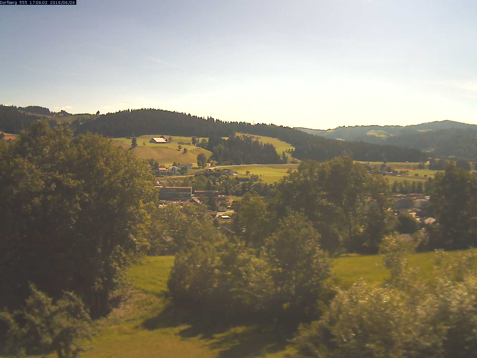 Webcam-Bild: Aussicht vom Dorfberg in Langnau 20180626-170601