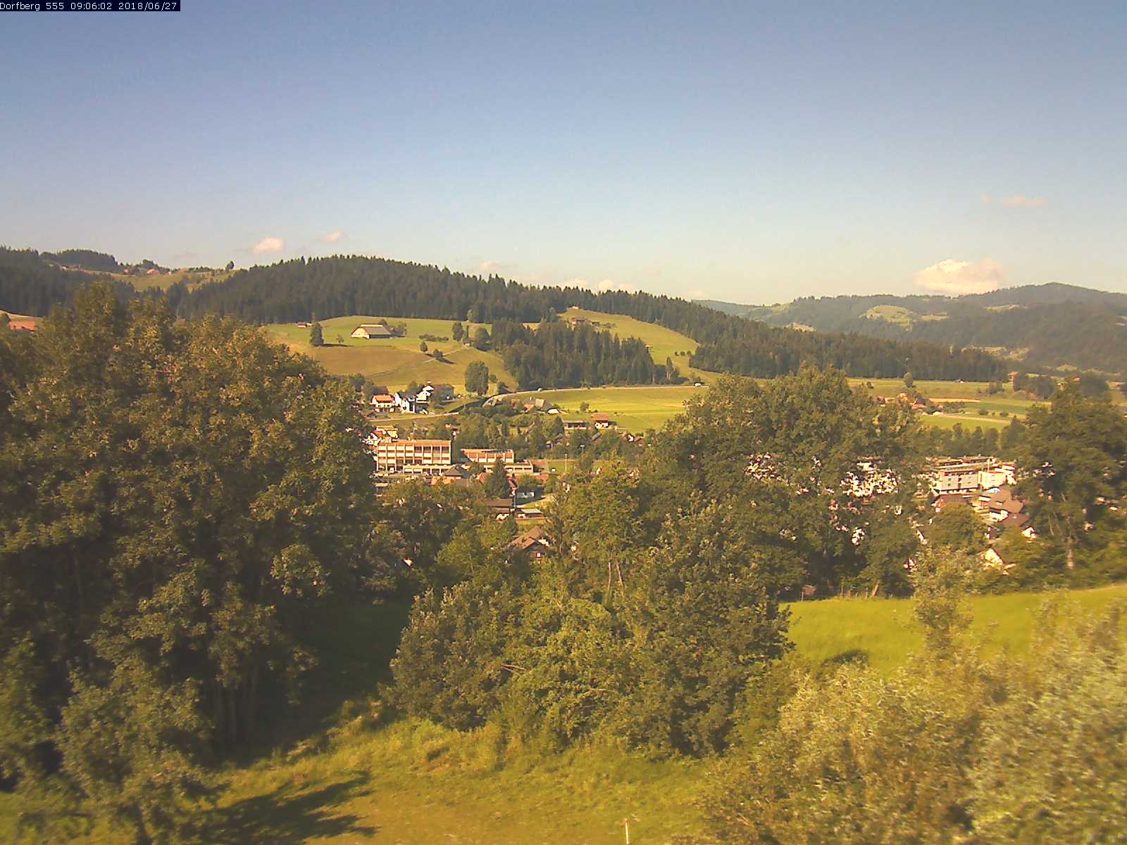 Webcam-Bild: Aussicht vom Dorfberg in Langnau 20180627-090601