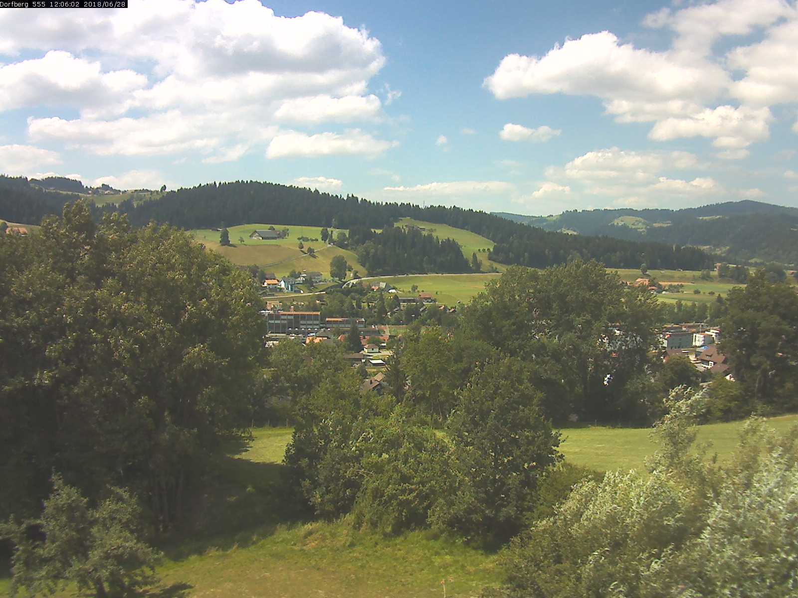 Webcam-Bild: Aussicht vom Dorfberg in Langnau 20180628-120601