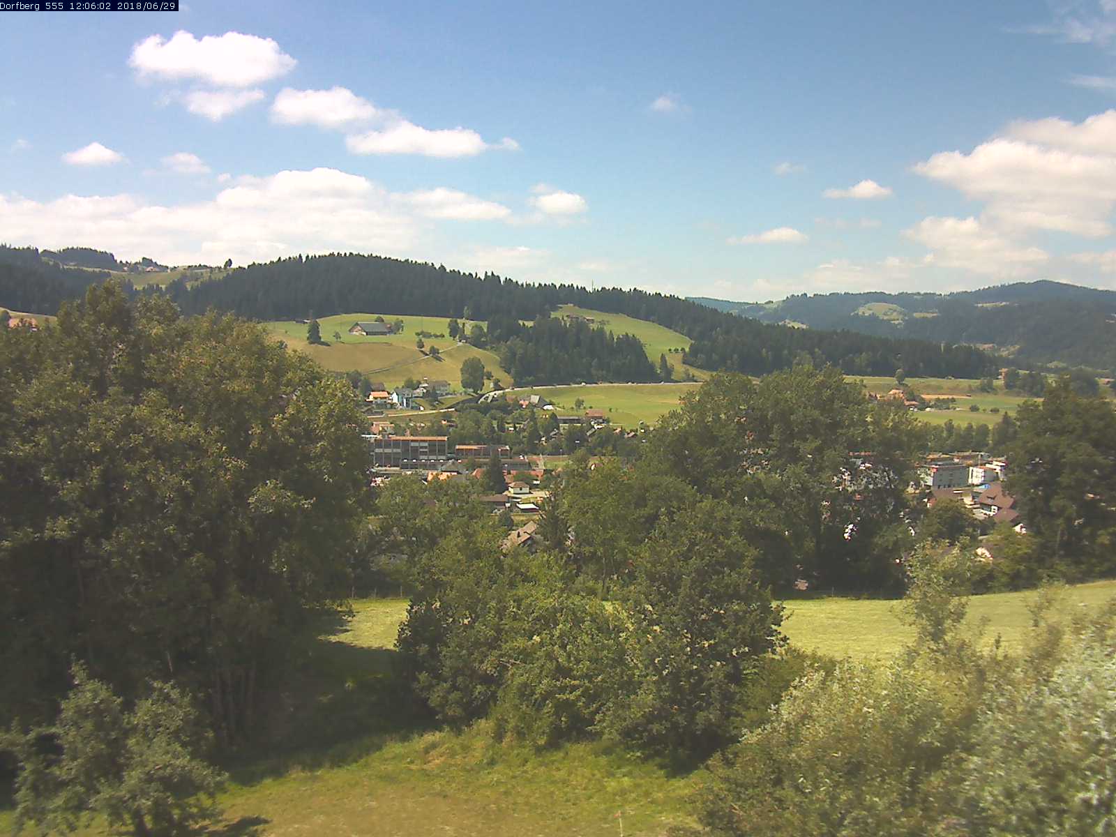 Webcam-Bild: Aussicht vom Dorfberg in Langnau 20180629-120601