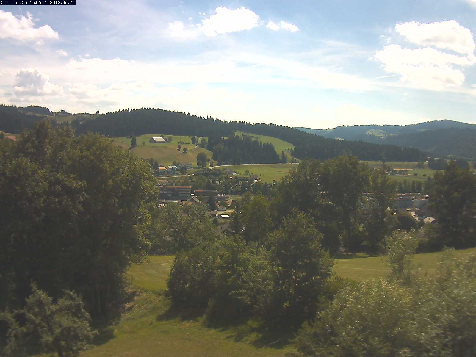 Webcam-Bild: Aussicht vom Dorfberg in Langnau 20180629-160601