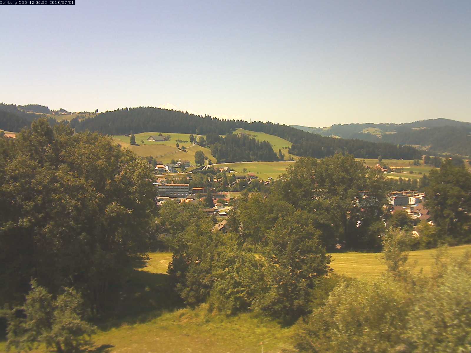 Webcam-Bild: Aussicht vom Dorfberg in Langnau 20180701-120601