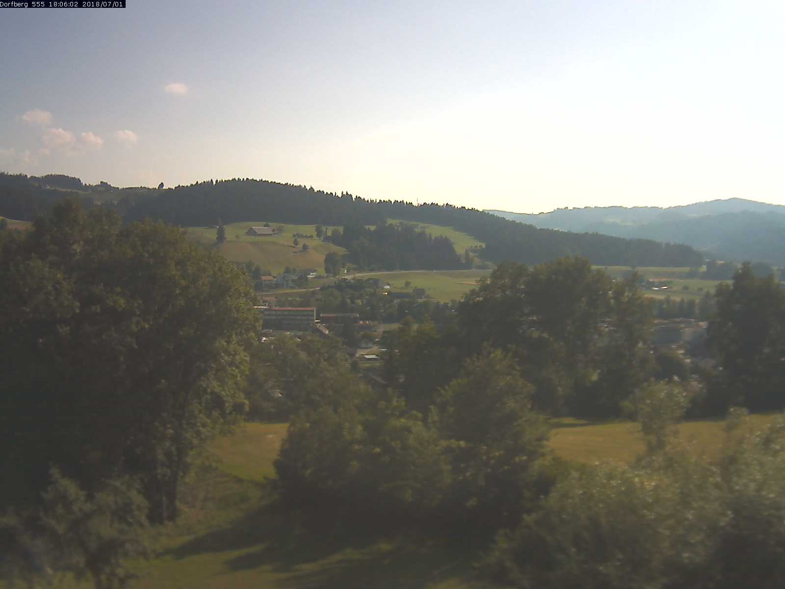 Webcam-Bild: Aussicht vom Dorfberg in Langnau 20180701-180601